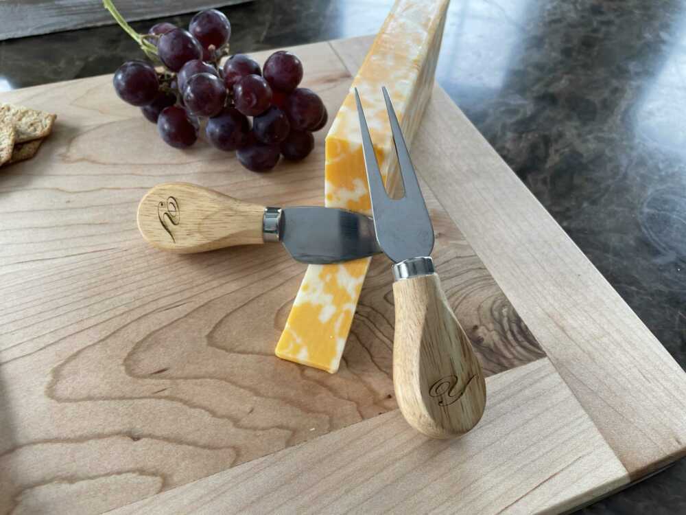 Customizable Cheese Cutting Set