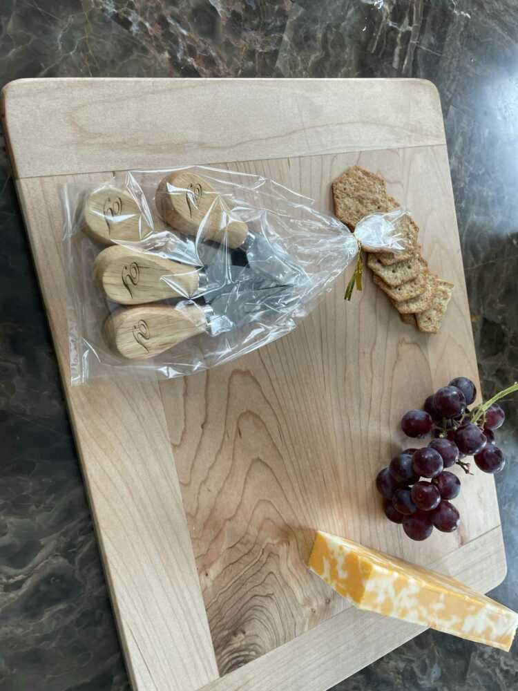 Customizable Cheese Cutting Set